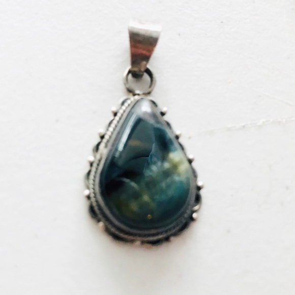 .925 Silver Labradorite Stone Pendant - Picture 7 of 8
